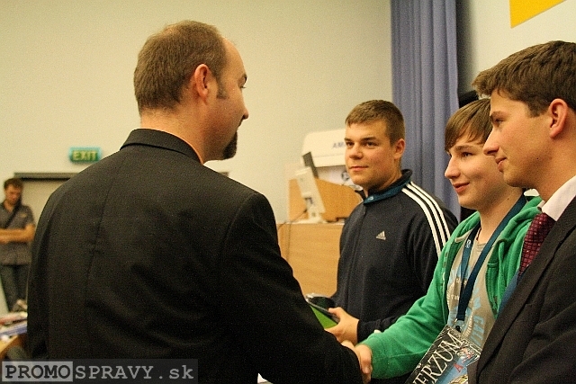 2012-11-08-10-festival-vedy-a-techniky-144.jpg